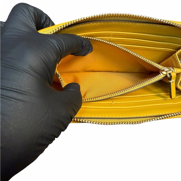 Tory Burch Fleming Zip Continental Wallet  (A715) - Picture 10 of 14